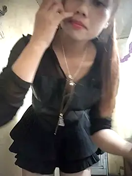 Dung-Thao19 online show from 10/29/25, 01:52