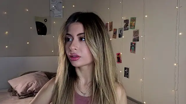 GeorginaHarn online show from 10/22/25, 08:14