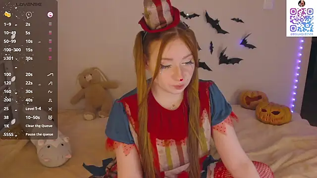 Snapshot of BellaQueenss chatting on 10/31/25, 10:27 BellaQueenss online show from 10/31/25, 10:27