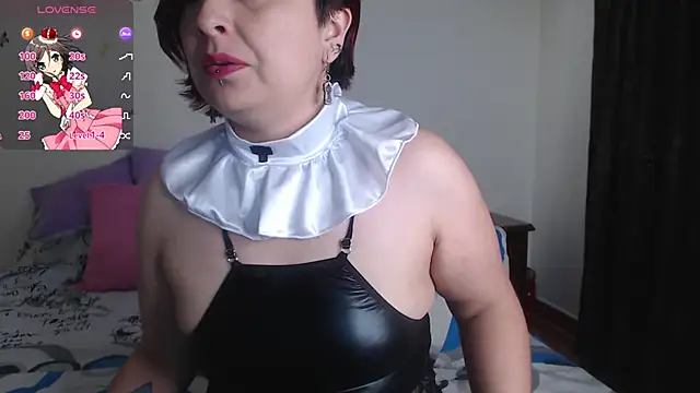 Snapshot of evangeline_lover chatting on 10/24/25, 12:12 evangeline lover online show from 10/24/25, 12:12