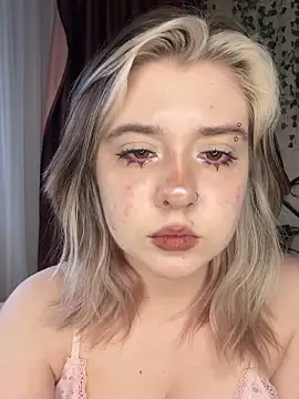 IrisSoCute online show from 10/07/25, 10:01