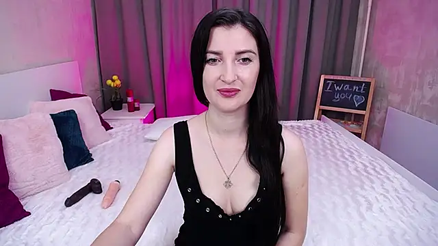 Snapshot of EvelinCuper chatting on 10/13/25, 05:07 EvelinCuper online show from 10/13/25, 05:07