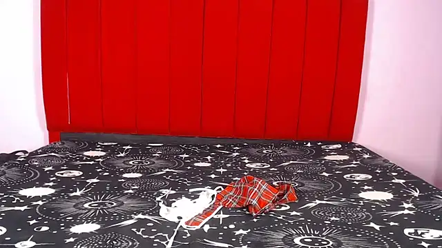 Camila GirlSexy online show from 10/24/25, 07:05