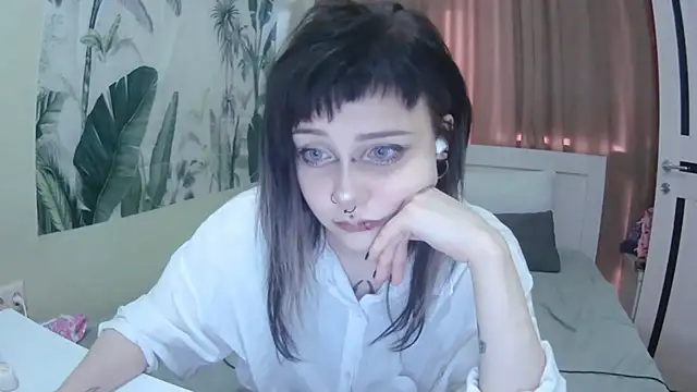 Snapshot of SineKiraReal chatting on 09/09/25, 01:21 SineKiraReal online show from 09/09/25, 01:21