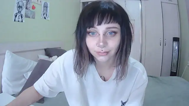 Snapshot of SineKiraReal chatting on 09/25/25, 10:41 SineKiraReal online show from 09/25/25, 10:41