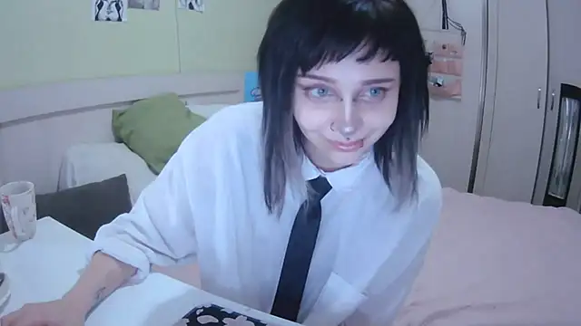 Snapshot of SineKiraReal chatting on 09/30/25, 11:26 SineKiraReal online show from 09/30/25, 11:26