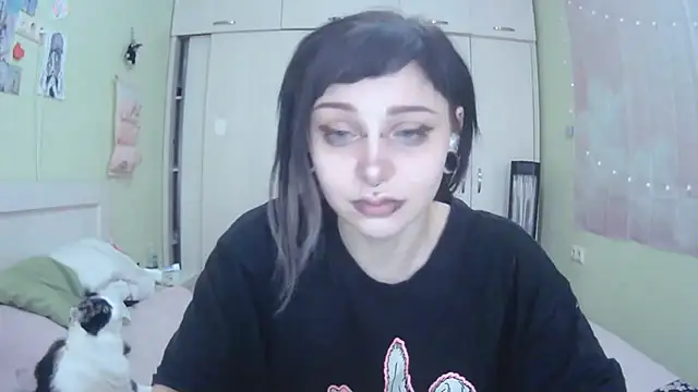 Snapshot of SineKiraReal chatting on 10/09/25, 10:24 SineKiraReal online show from 10/09/25, 10:24