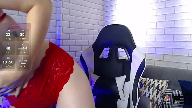 Snapshot of salma_falcon chatting on 10/15/25, 12:38 salma falcon online show from 10/15/25, 12:38