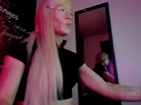 Megam  online show from 09/26/25, 10:58