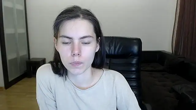 AmelieReve online show from 10/20/25, 04:07