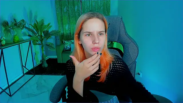 Snapshot of NitaNihil chatting on 12/01/25, 07:02 NitaNihil online show from 12/01/25, 07:02