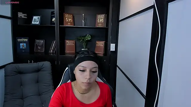 Snapshot of IvonnePrince_ chatting on 10/02/25, 12:34 IvonnePrince online show from 10/02/25, 12:34