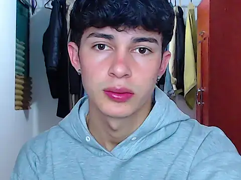 Snapshot of john_vichenso chatting on 09/10/25, 10:10 john vichenso online show from 09/10/25, 10:10