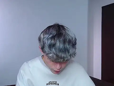 john vichenso online show from 10/17/25, 08:33