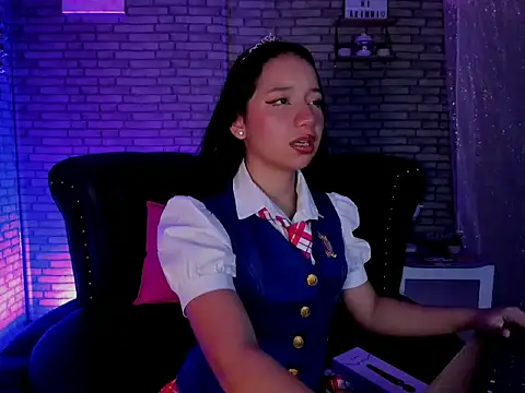 akimy teen online show from 10/07/25, 07:33