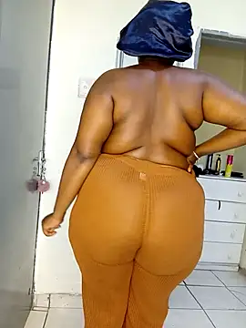 QUEEN DIVAXX online show from 10/13/25, 04:40