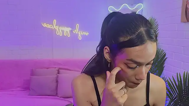 Snapshot of artemiss_tay chatting on 09/10/25, 07:14 artemiss tay online show from 09/10/25, 07:14