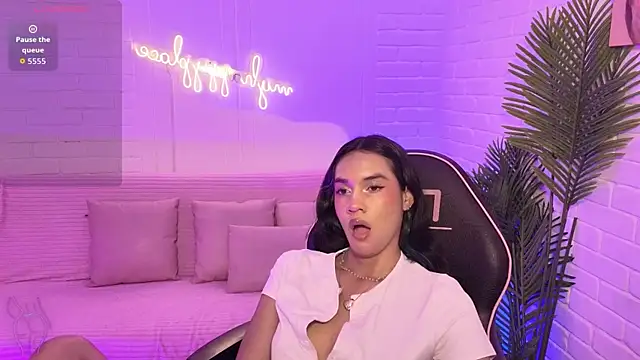 Snapshot of artemiss_tay chatting on 11/18/25, 07:07 artemiss tay online show from 11/18/25, 07:07