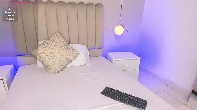 Dani rosse  online show from 11/18/25, 01:04