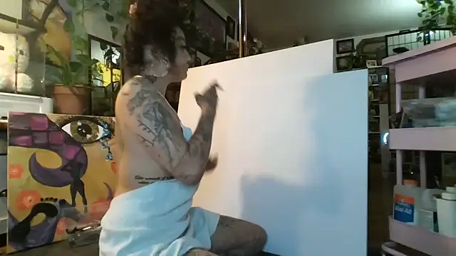 Snapshot of Av3ryyBe3 chatting on 09/14/25, 12:10 Av3ryyBe3 online show from 09/14/25, 12:10