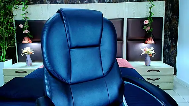 Snapshot of Roxy_Skye chatting on 10/16/25, 12:39 Roxy Skye online show from 10/16/25, 12:39