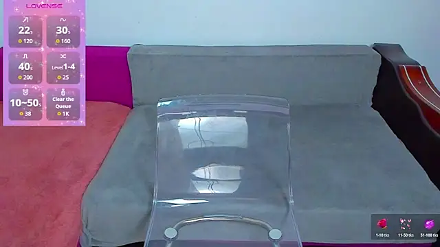 MiaKiittyy online show from 10/17/25, 04:42