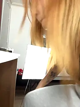 MiaKiittyy online show from 11/04/25, 01:16