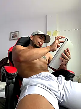 Snapshot of DeimonOficial chatting on 09/23/25, 06:55 DeimonOficial online show from 09/23/25, 06:55