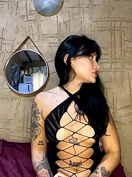 jepetitoiseau online show from 10/21/25, 07:03