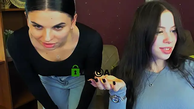 Snapshot of amanda-miki chatting on 11/17/25, 03:29 amanda-miki online show from 11/17/25, 03:29