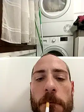 Snapshot of Baldassarre1990 chatting on 10/31/25, 11:17 Baldassarre1990 online show from 10/31/25, 11:17