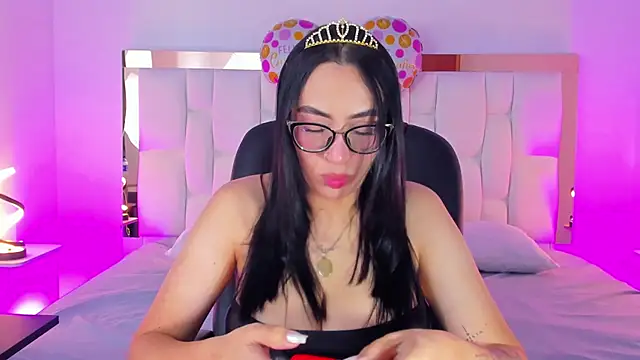 Camille Juicy online show from 09/17/25, 01:02