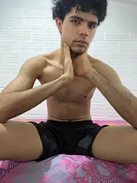 Axel-Mejia online show from 10/11/25, 03:32