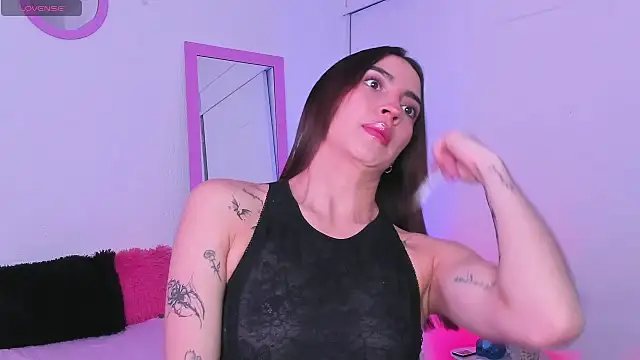 Snapshot of Aryane_art_ chatting on 09/11/25, 05:57 Aryane art online show from 09/11/25, 05:57