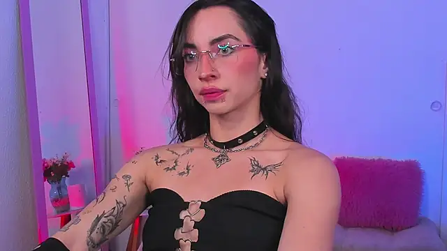 Snapshot of Aryane_art_ chatting on 10/11/25, 05:50 Aryane art online show from 10/11/25, 05:50