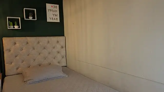 sky collinss online show from 10/02/25, 07:32