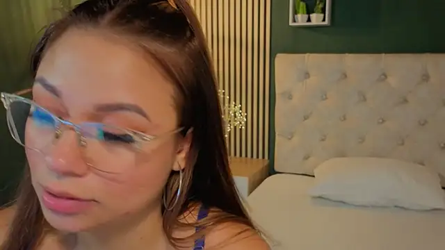 sky collinss online show from 11/07/25, 07:36