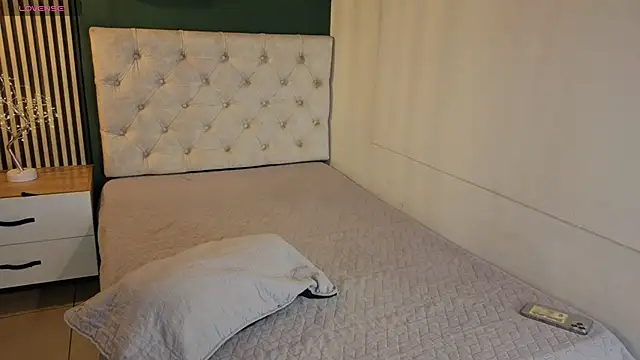 sky collinss online show from 11/10/25, 07:46