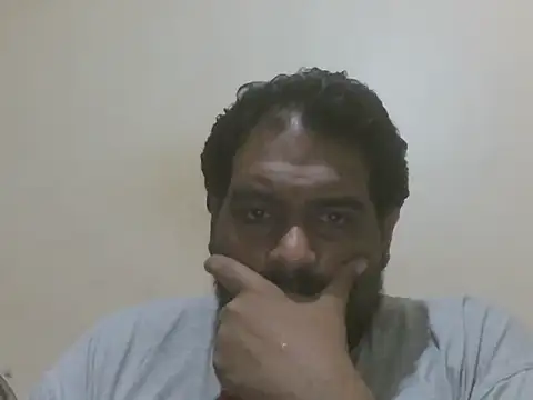 Snapshot of elpoop7305 chatting on 09/24/25, 04:21 elpoop7305 online show from 09/24/25, 04:21