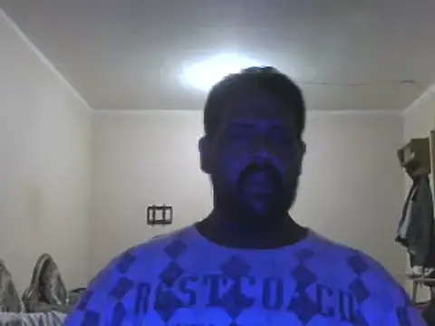 Snapshot of elpoop7305 chatting on 10/02/25, 04:36 elpoop7305 online show from 10/02/25, 04:36