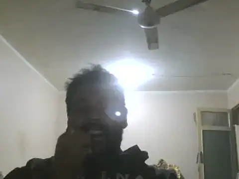 Snapshot of elpoop7305 chatting on 10/19/25, 11:27 elpoop7305 online show from 10/19/25, 11:27