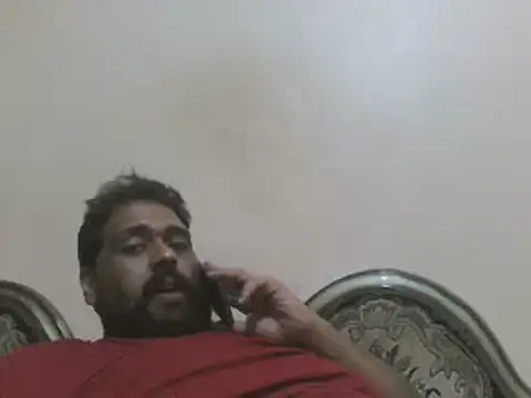 Snapshot of elpoop7305 chatting on 10/23/25, 11:03 elpoop7305 online show from 10/23/25, 11:03