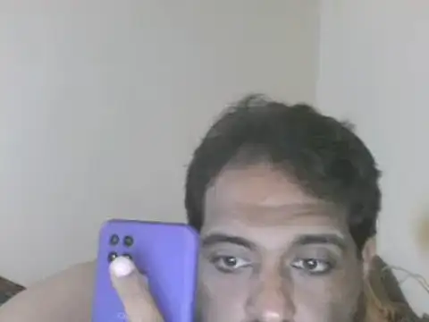 Snapshot of elpoop7305 chatting on 10/28/25, 02:15 elpoop7305 online show from 10/28/25, 02:15