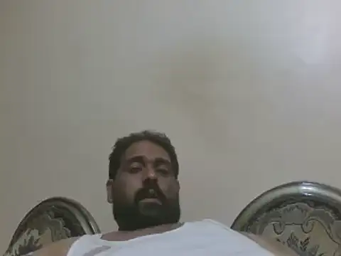 Snapshot of elpoop7305 chatting on 11/10/25, 11:15 elpoop7305 online show from 11/10/25, 11:15