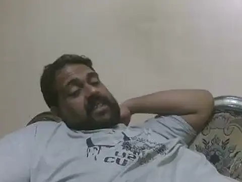 Snapshot of elpoop7305 chatting on 11/12/25, 11:36 elpoop7305 online show from 11/12/25, 11:36