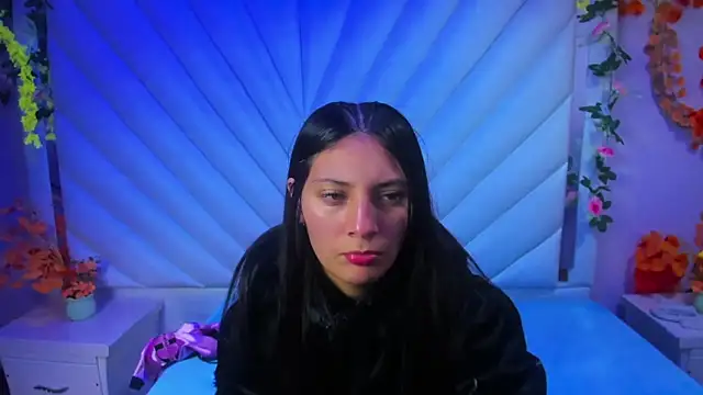  Luna Bennett online show from 11/08/25, 11:43