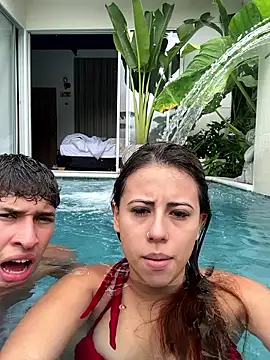 Snapshot of ChanellandMax chatting on 10/27/25, 03:27 ChanellandMax online show from 10/27/25, 03:27