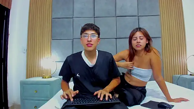 Snapshot of ChanellandMax chatting on 11/01/25, 07:27 ChanellandMax online show from 11/01/25, 07:27