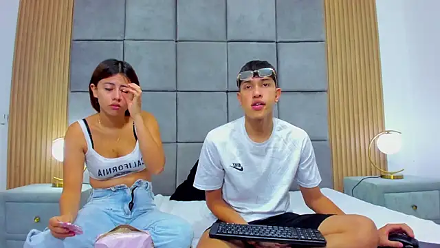 Snapshot of ChanellandMax chatting on 11/06/25, 01:56 ChanellandMax online show from 11/06/25, 01:56