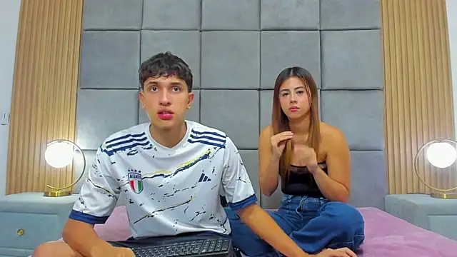 Snapshot of ChanellandMax chatting on 11/15/25, 08:05 ChanellandMax online show from 11/15/25, 08:05